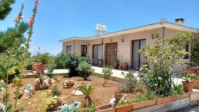 3 BR Detached house in Agios Therapon, Limassol thumbnail 1