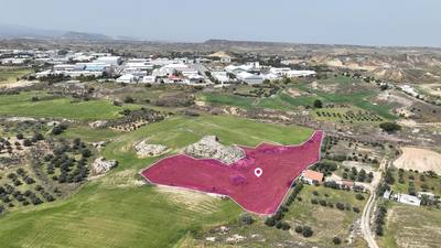 Agricultural field in Ergates, Nicosia thumbnail 3