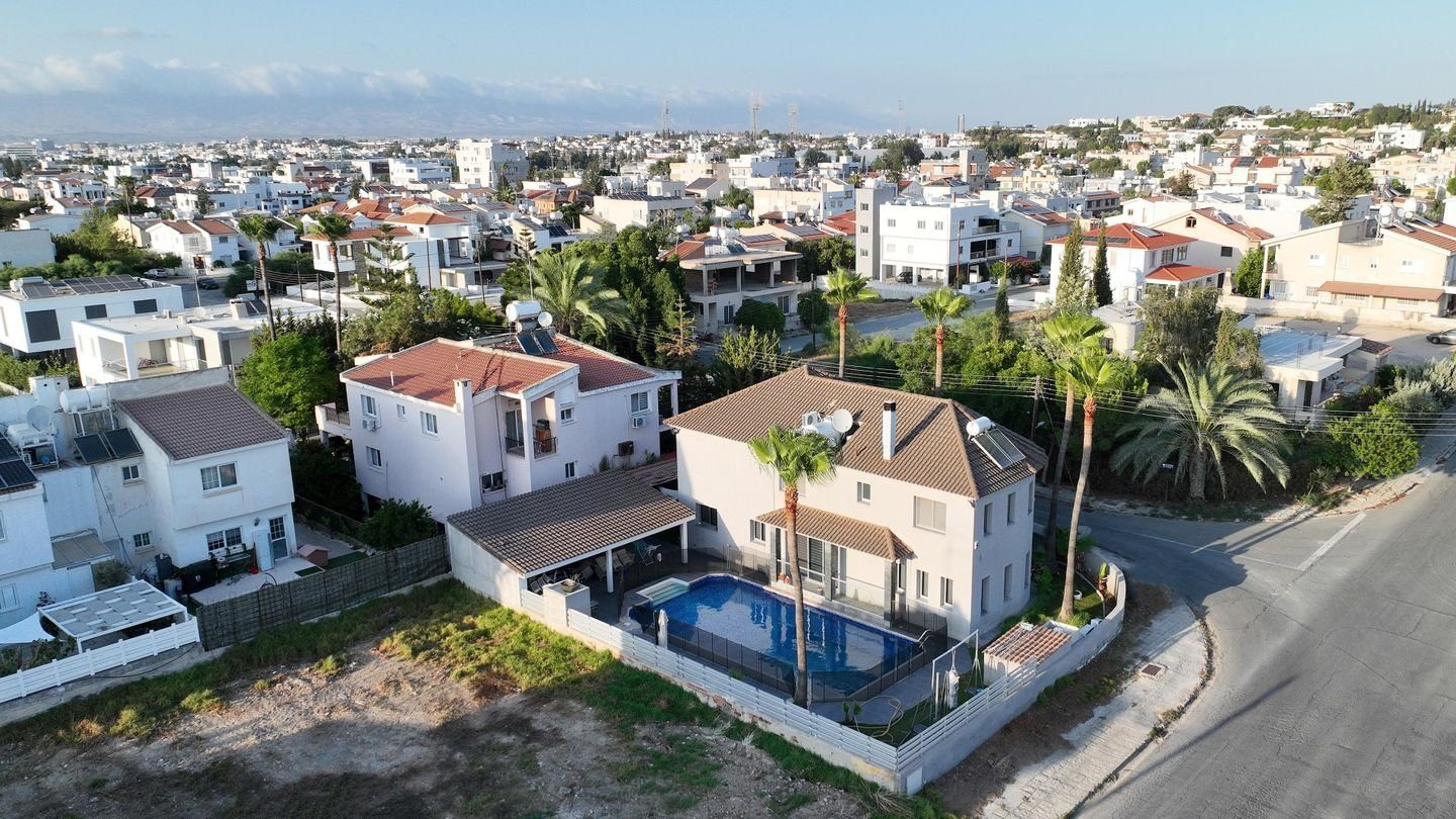 Three bedroom house in Egkomi, Nicosia photo 6