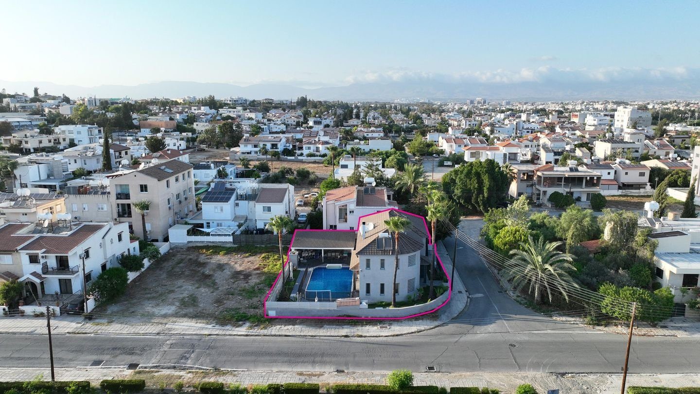 Three bedroom house in Egkomi, Nicosia photo 7