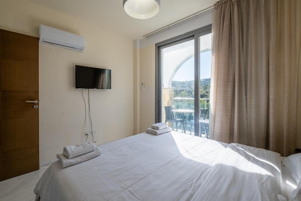 1-bedroom apartment in Latchi, Paphos photo 9