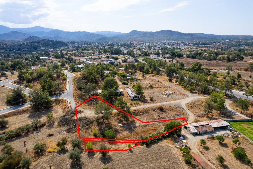 Residential field in Lythrodontas, Nicosia photo 4