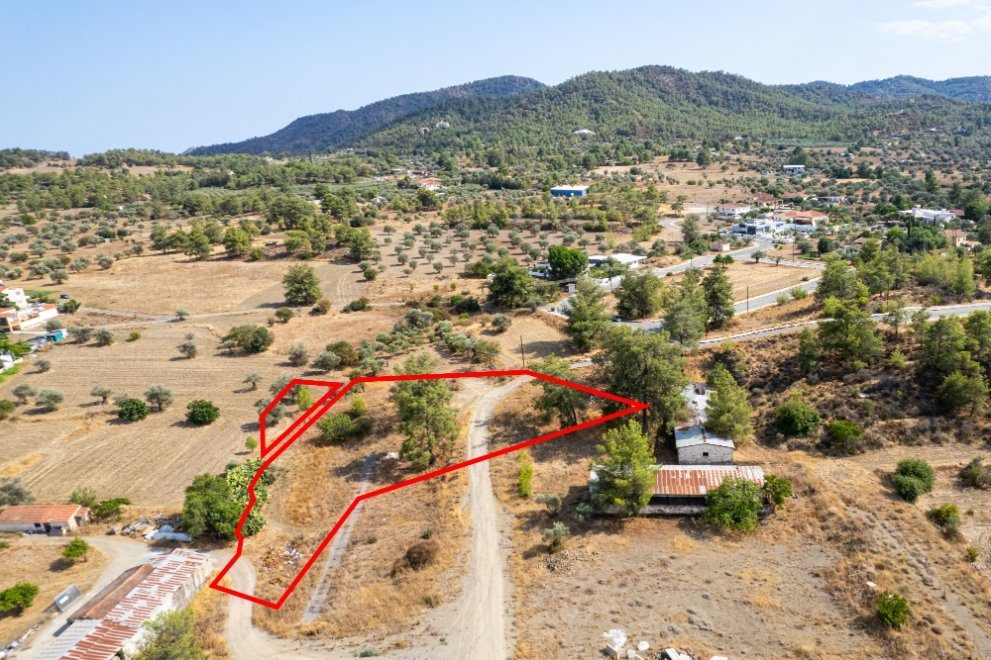 Residential field in Lythrodontas, Nicosia photo 2