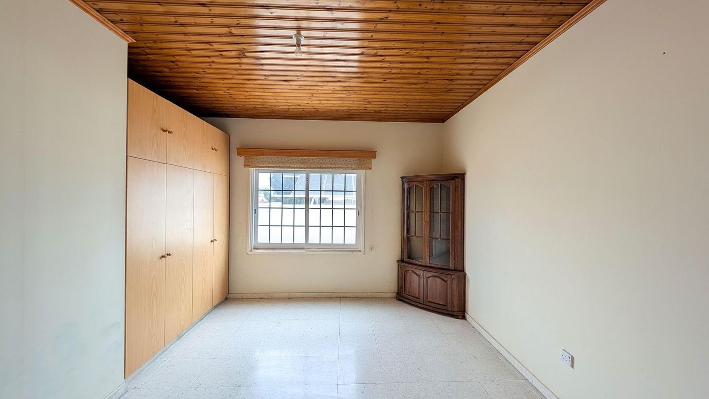 Three-Bedroom House in Dali, Nicosia photo 9