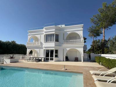 6 BR Villa in Pegeia, Paphos thumbnail 1