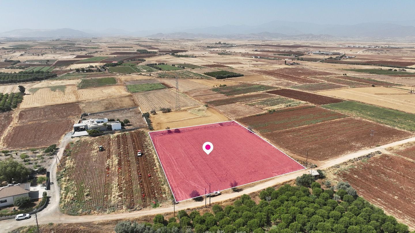 Residential field in Peristerona, Nicosia photo 3