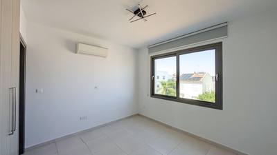 Two-Bedroom Apartment with Roof Garden in Lakatamia, Nicosia thumbnail 11