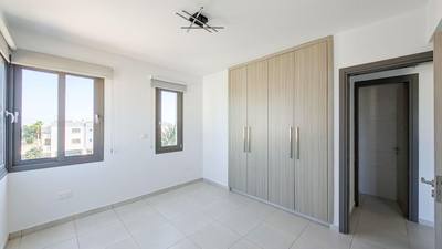 Two-Bedroom Apartment with Roof Garden in Lakatamia, Nicosia thumbnail 9