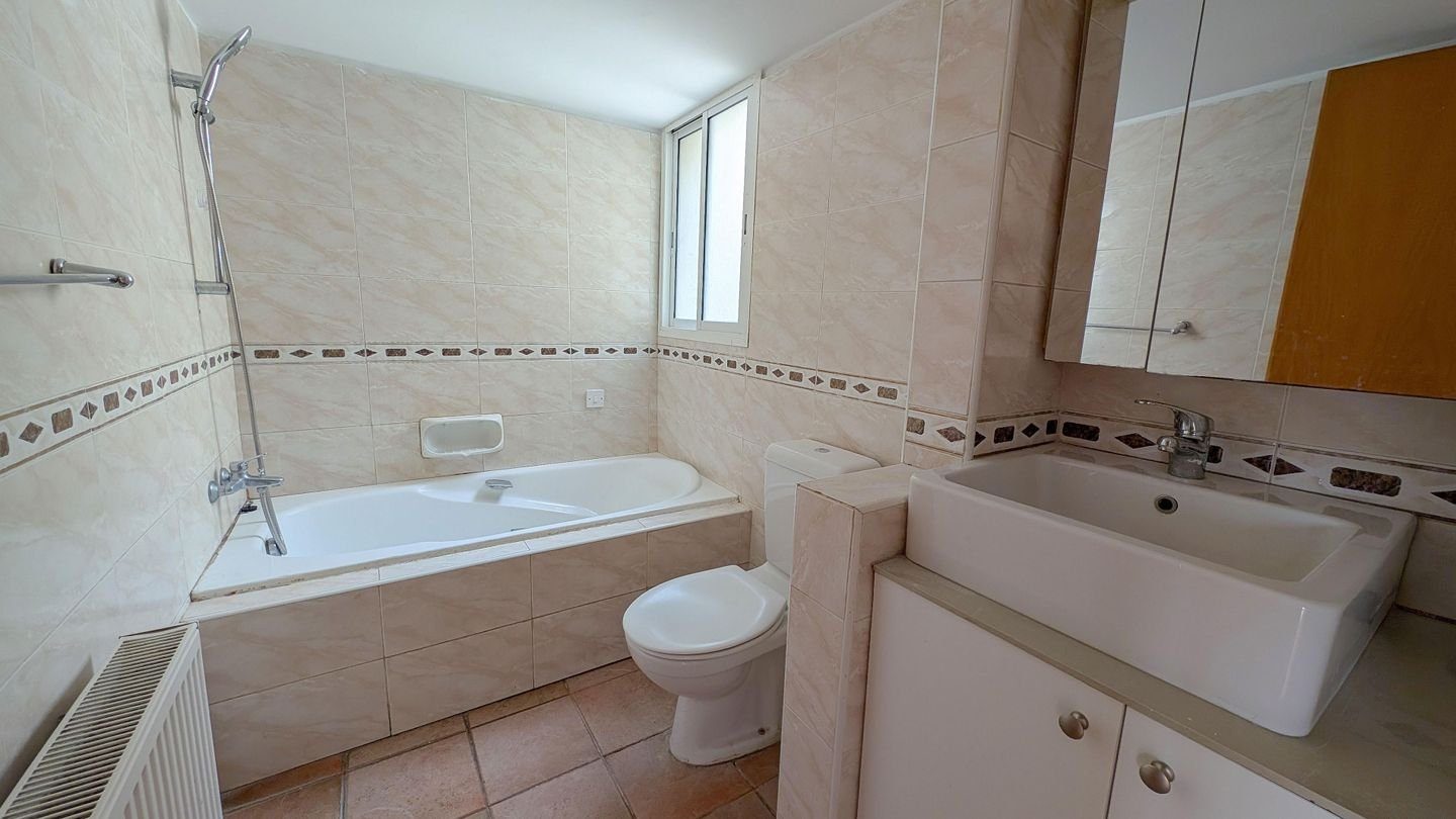 Three-Bedroom Apartment in Agios Spyridonas, Limassol photo 18