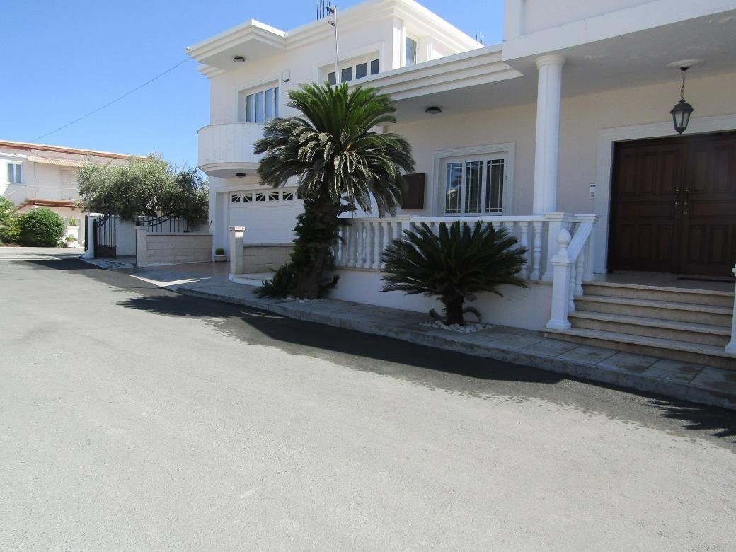 4 bedroom house in Aradippou, Larnaca photo 5