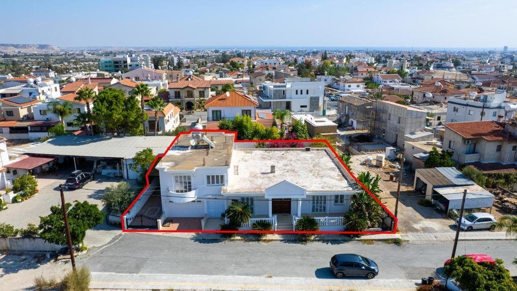 4 bedroom house in Aradippou, Larnaca photo 1