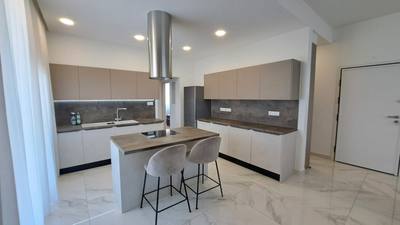 2 BR Penthouse in Agia Paraskevi, Limassol thumbnail 4