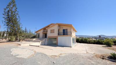 Three-Bedroom House in Parekklisia, Limassol thumbnail 6