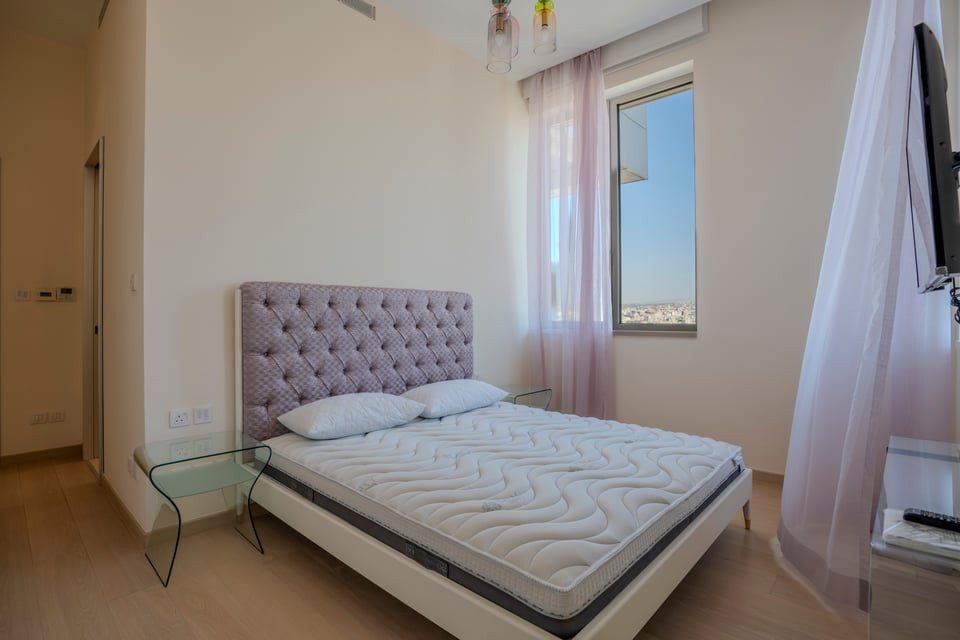 3 BR Exclusive Seafront Apartment in Neapolis, Limassol photo 6