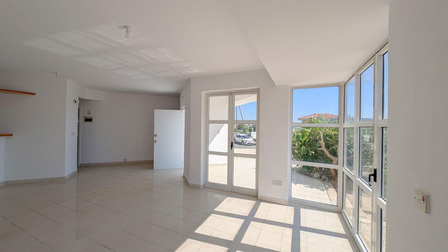 Two Storey Semi Detached House in Chloraka, Paphos photo 8