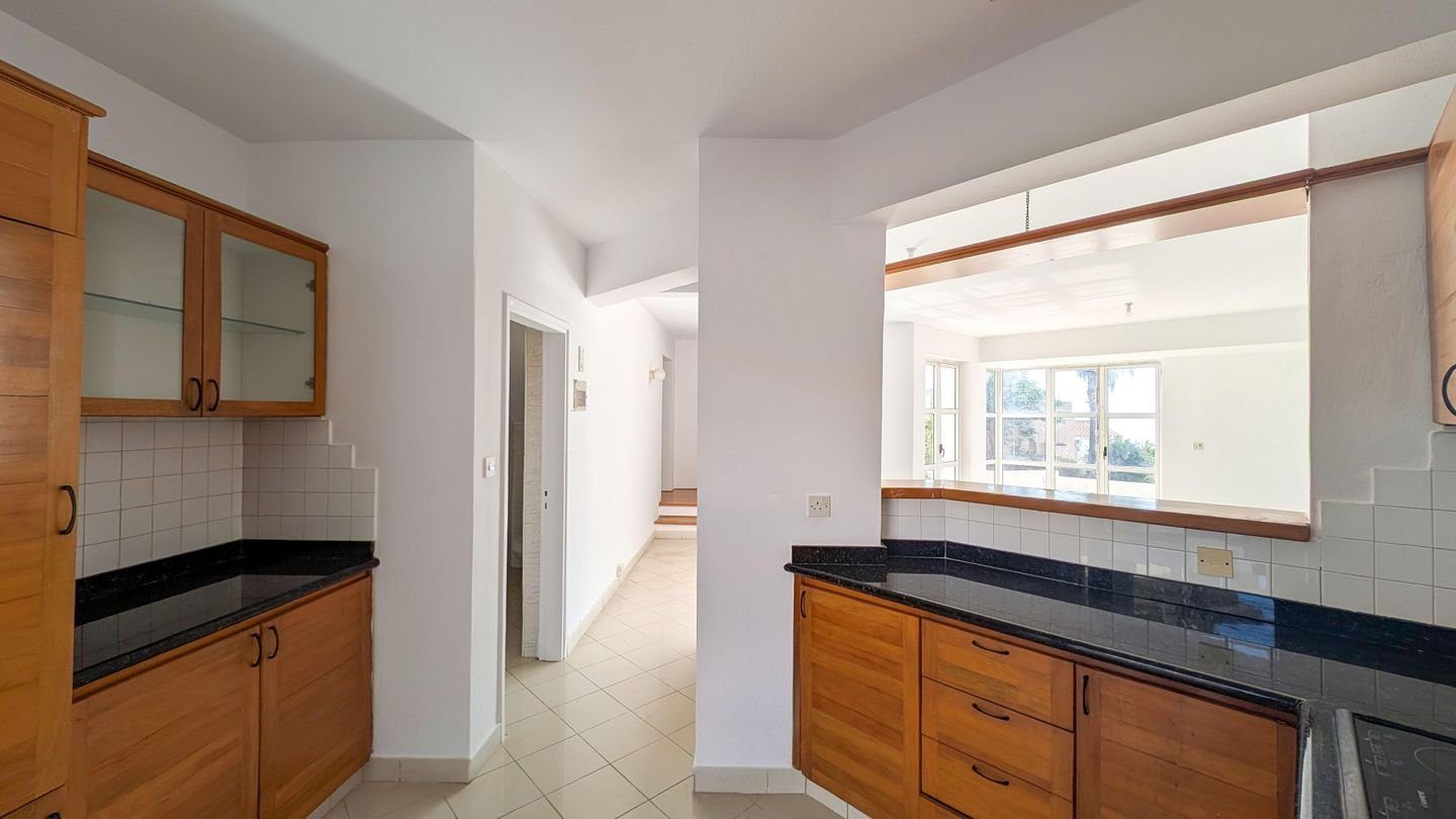 Two Storey Semi Detached House in Chloraka, Paphos photo 10