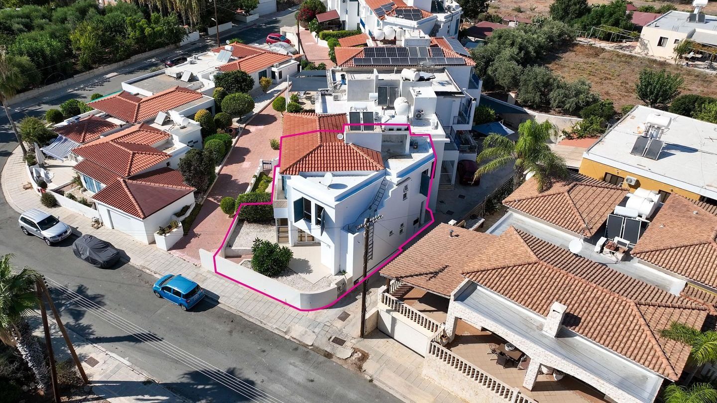 Two Storey Semi Detached House in Chloraka, Paphos photo 2