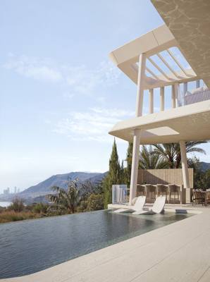 5 BR Exclusive Villa with panoramic sea views in Agios Tychonas, Limassol thumbnail 4