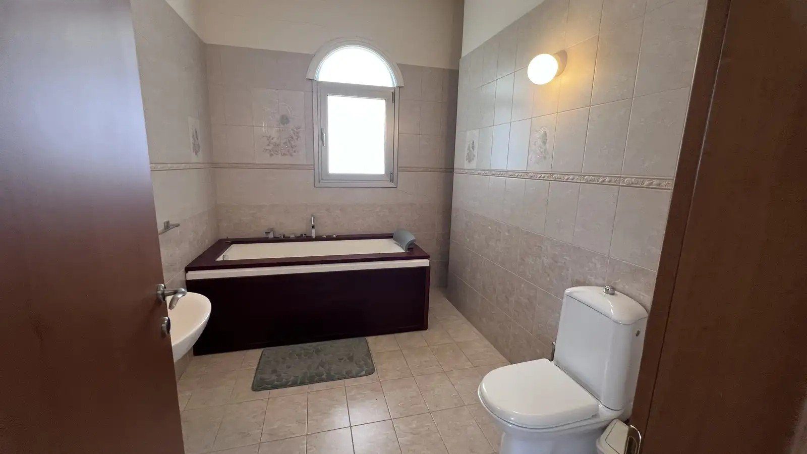 6 BR Detached House in Asomatos, Limassol photo 14