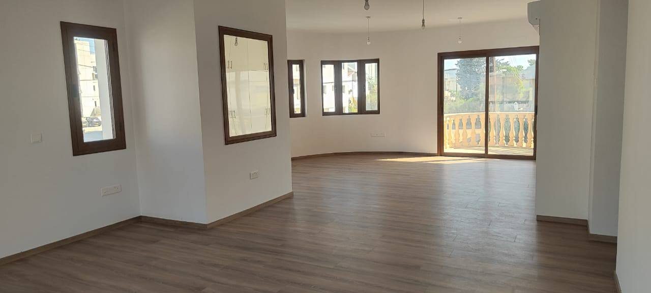 6 BR House in Potamos Germasogeias, Limassol photo 10