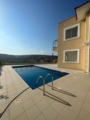5 BR Villa in Agios Tychonas, Limassol thumbnail 2
