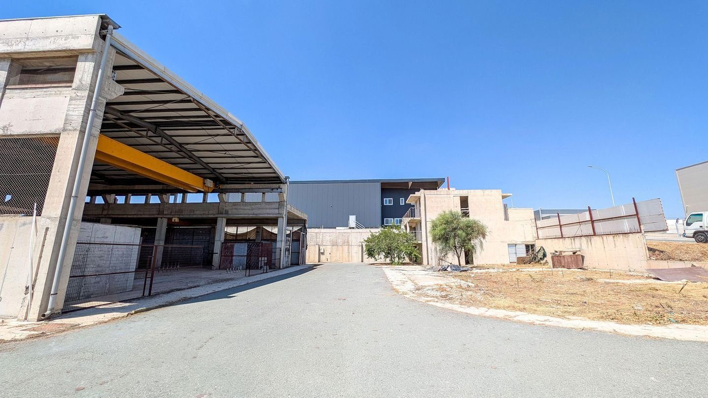 Industrial Unit/Warehouse in Timi, Paphos photo 6