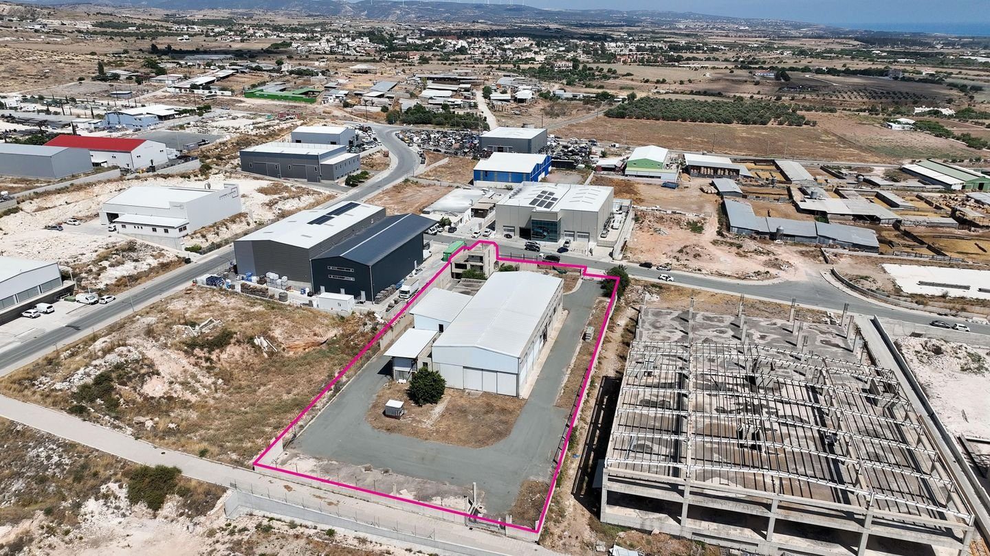 Industrial Unit/Warehouse in Timi, Paphos photo 2