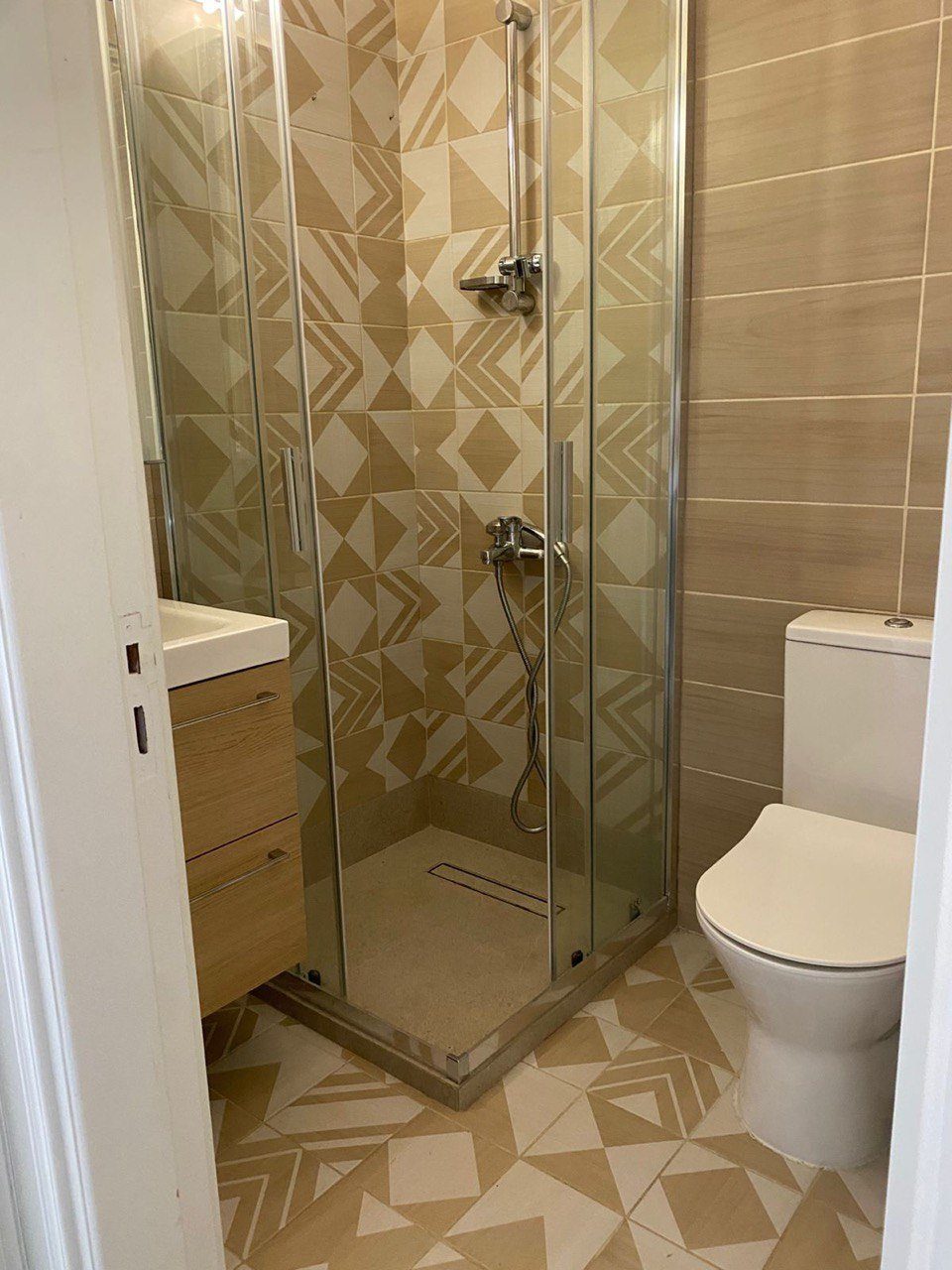 3 BR Apartment in Mesa Geitonia, Limassol photo 15