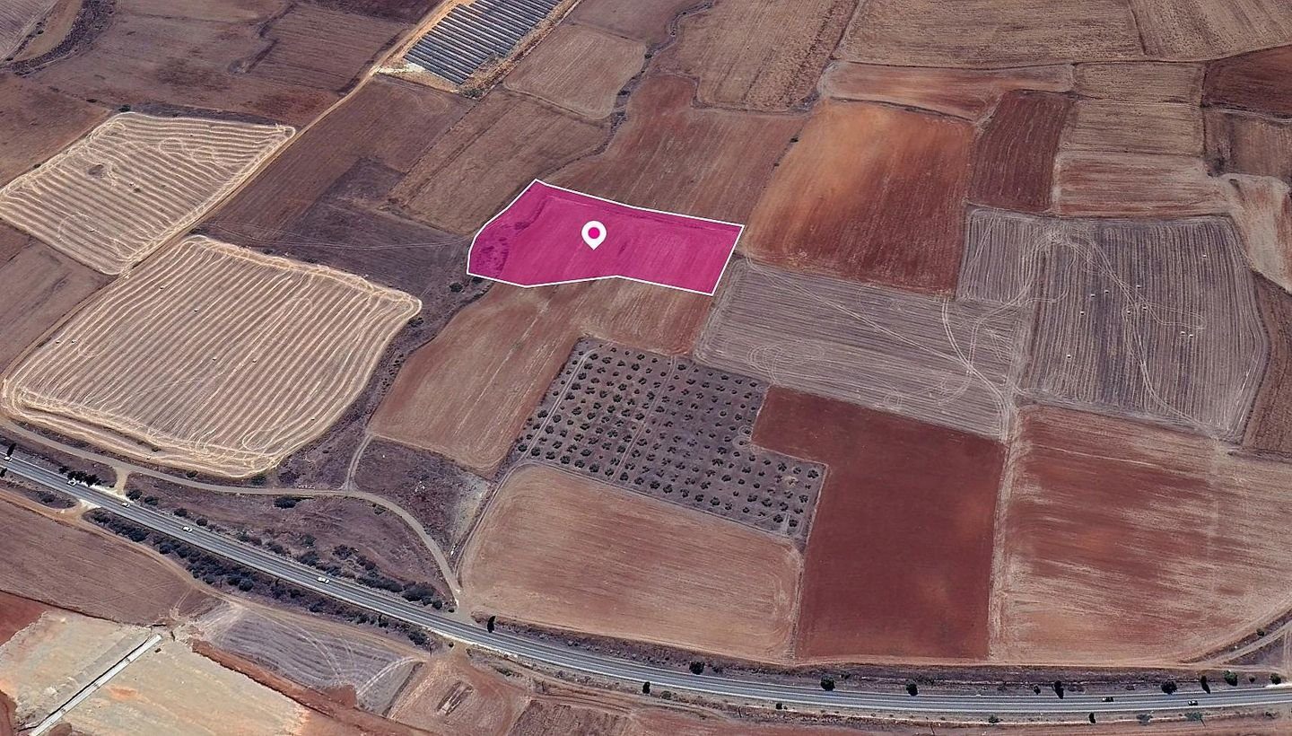 Agricultural Field in Kato Koutrafas, Nicosia photo 2