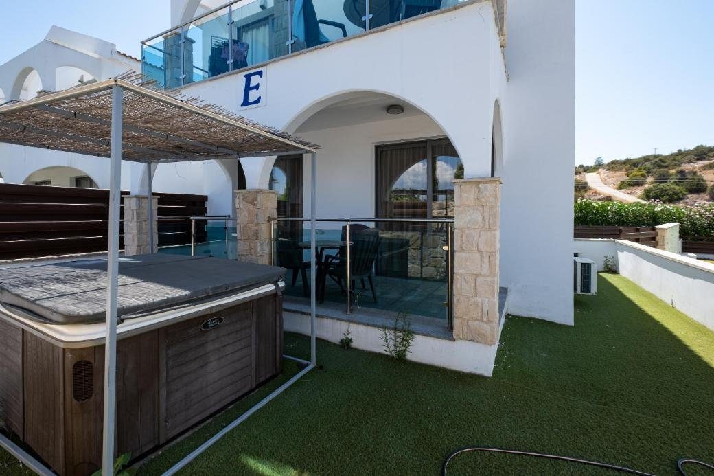 1-bedroom apartment with jacuzzi in Latchi, Paphos