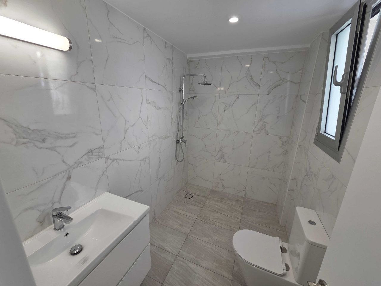 2 BR Penthouse in Agios Spyridon, Limassol photo 8