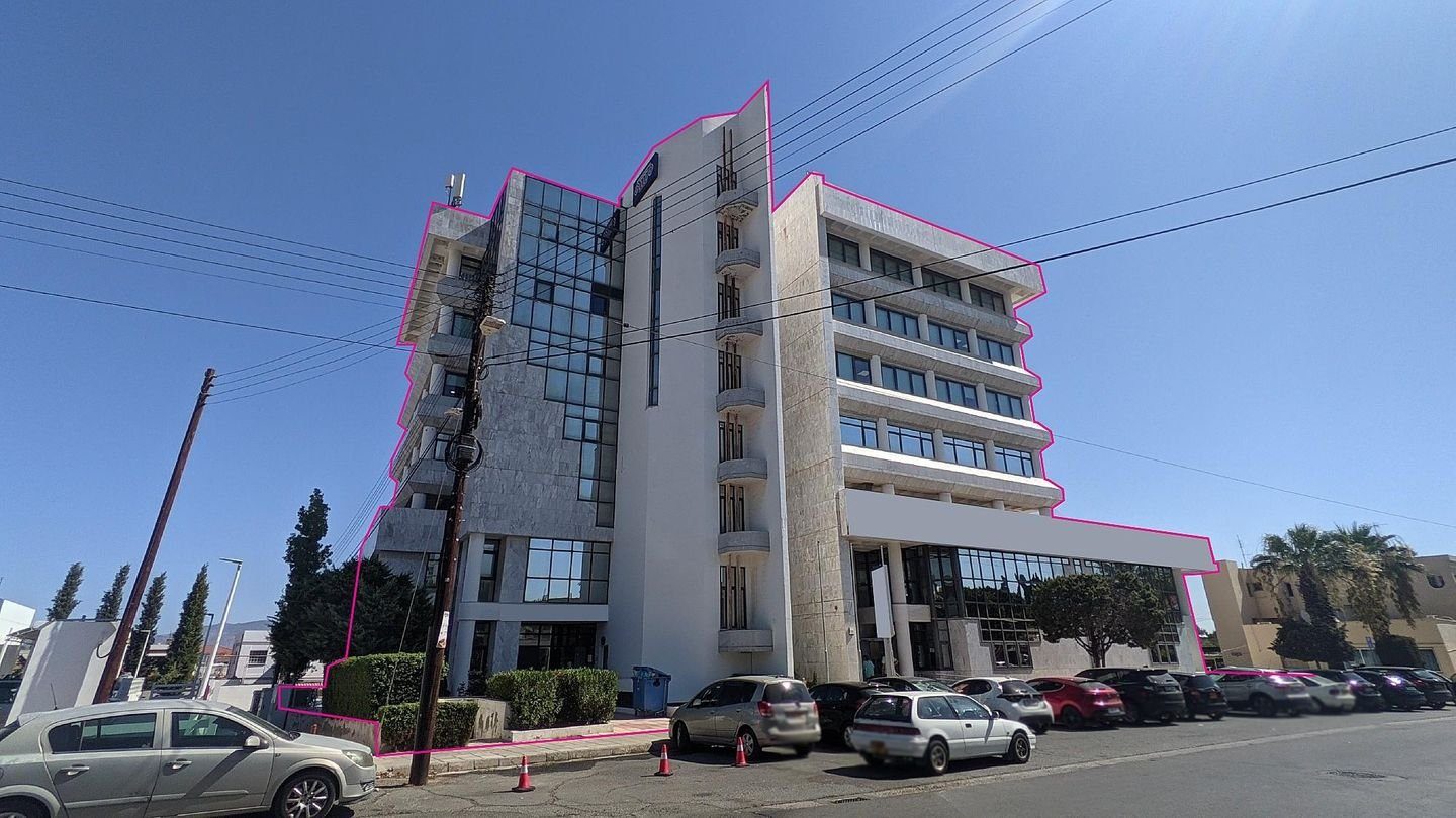 Investment Opportunity in a commercial building in Agios Dometios, Nicosia