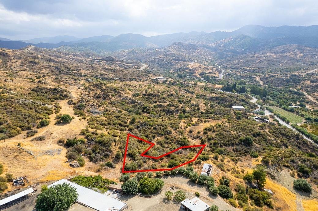 Residential field in Kato Pyrgos, Nicosia photo 4