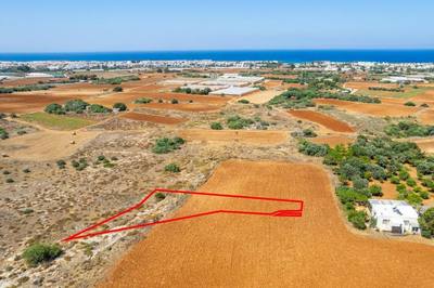 Shared residential field in Deryneia, Famagusta thumbnail 1