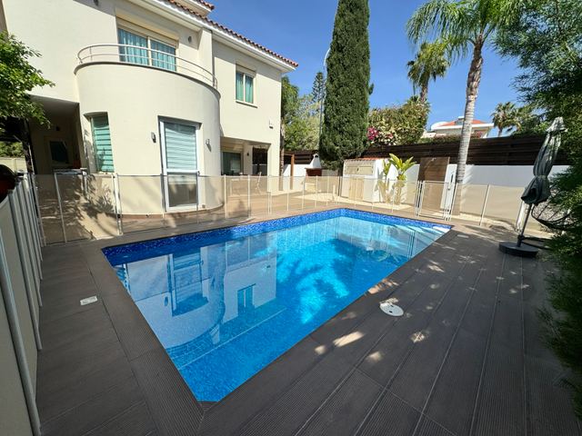 5 BR Villa with Private Swimming Pool in Pyrgos, Limassol