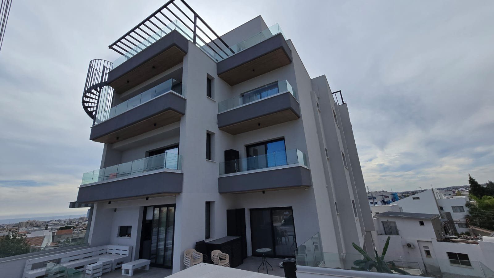 1 BR Apartment in Agia Fyla, Limassol photo 8