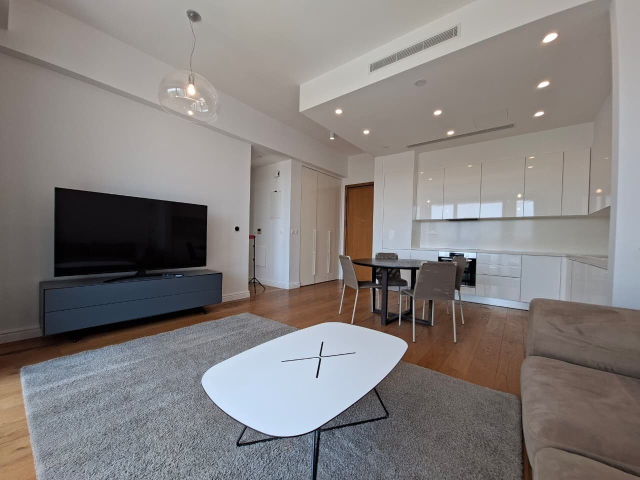 2 BR Apartment in Mesa Geitonia, Limassol photo 4