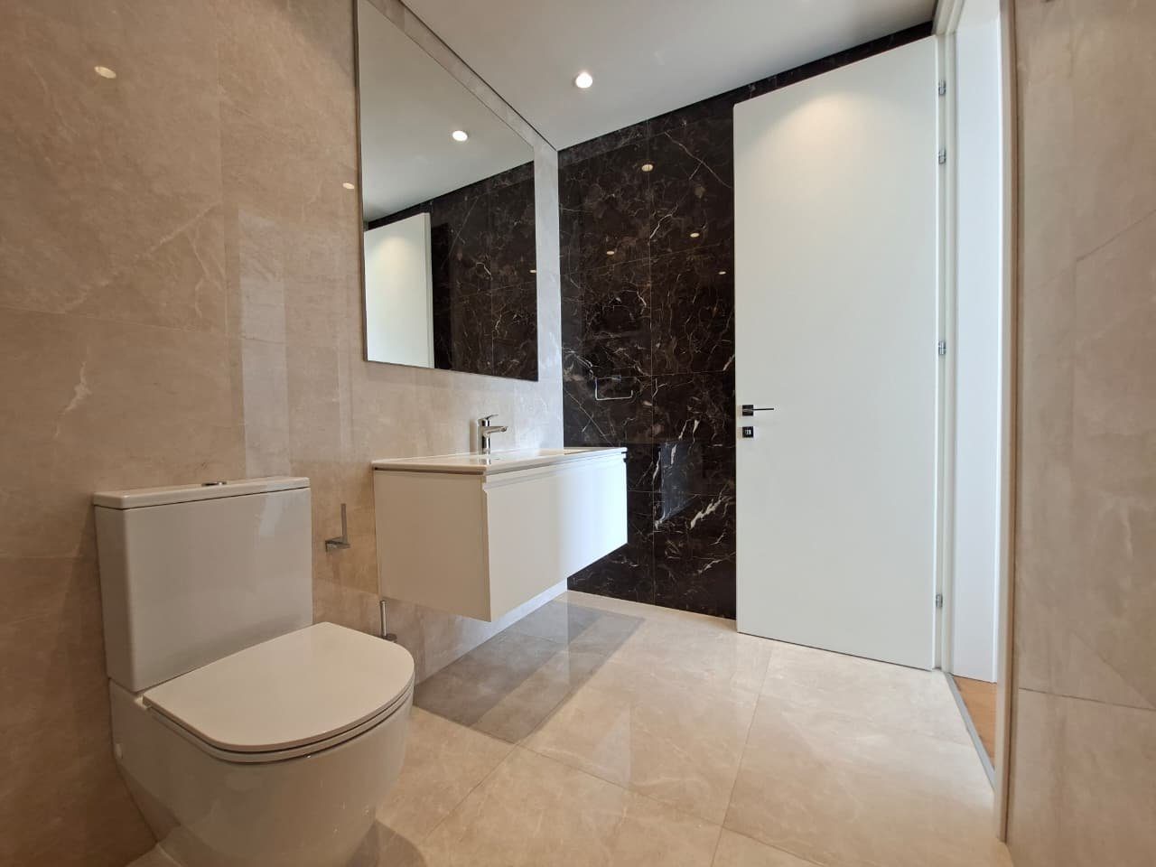 2 BR Apartment in Mesa Geitonia, Limassol photo 11