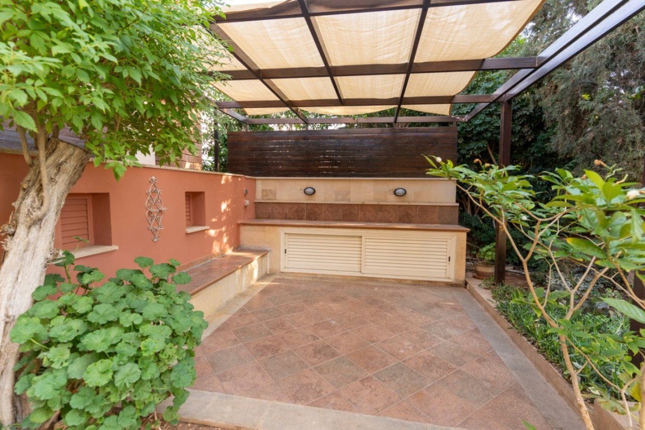 5 BR Detached House in Ypsonas, Limassol photo 12