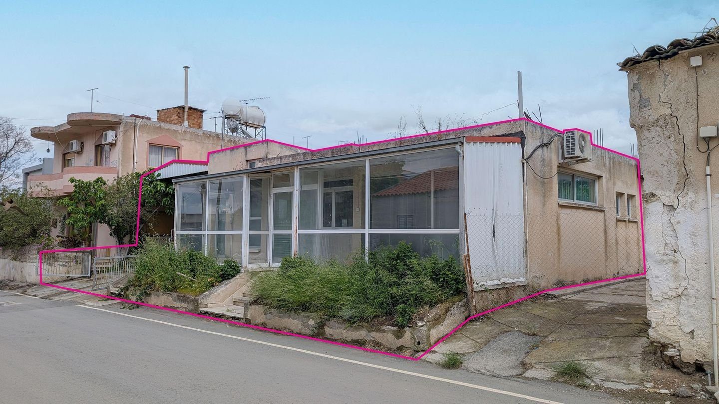 Detached Building with Development Potential in Lythrodontas, Nicosia photo 2