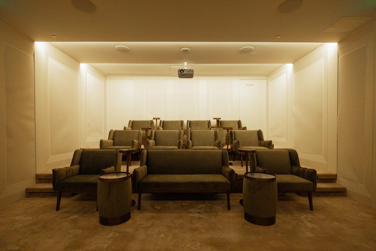 1 BR Luxury Apartment in Mouttagiaka, Limassol photo 16