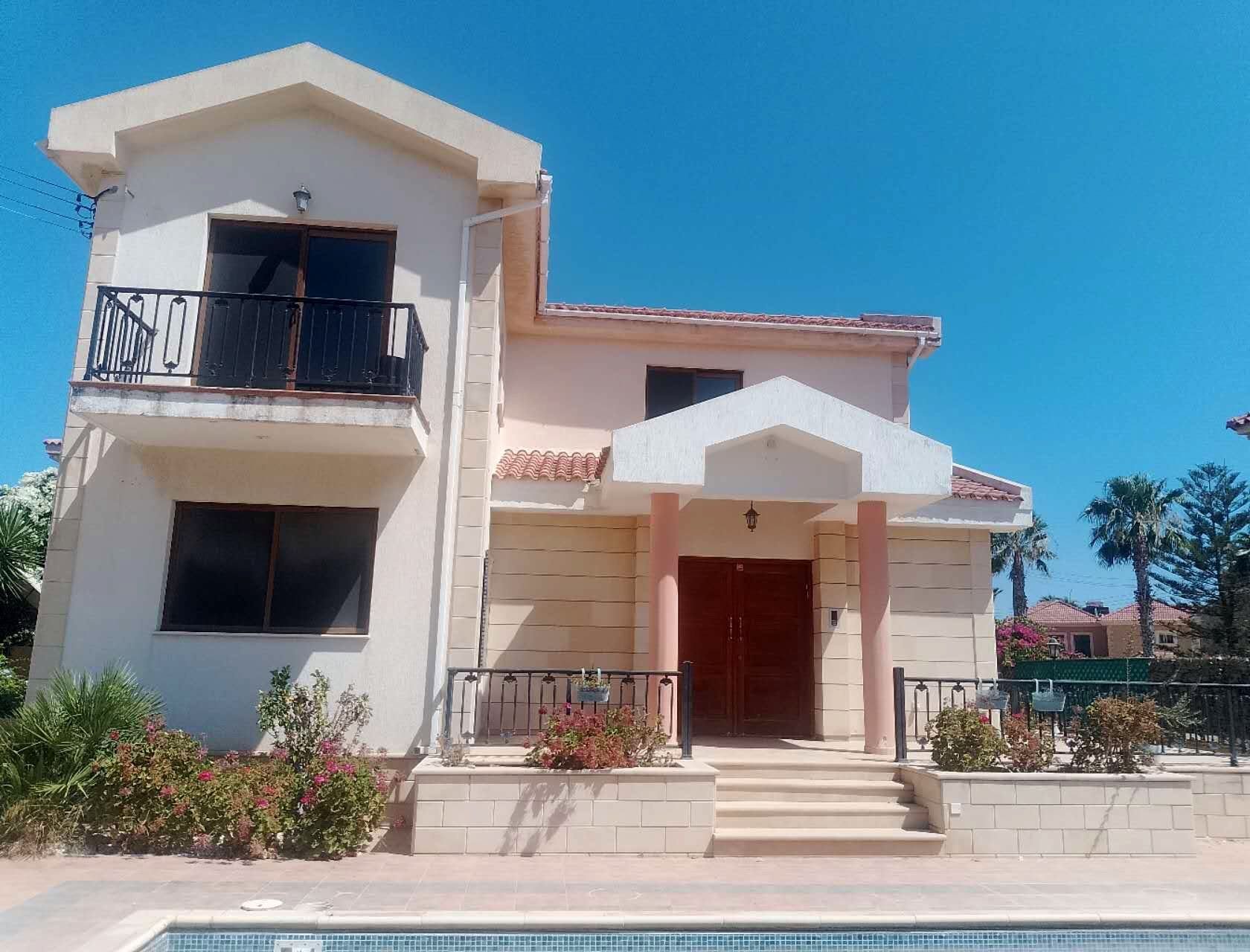 4 BR Villa in Mouttagiaka, Limassol photo 17