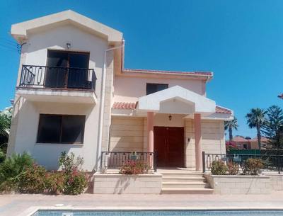4 BR Villa in Mouttagiaka, Limassol thumbnail 17