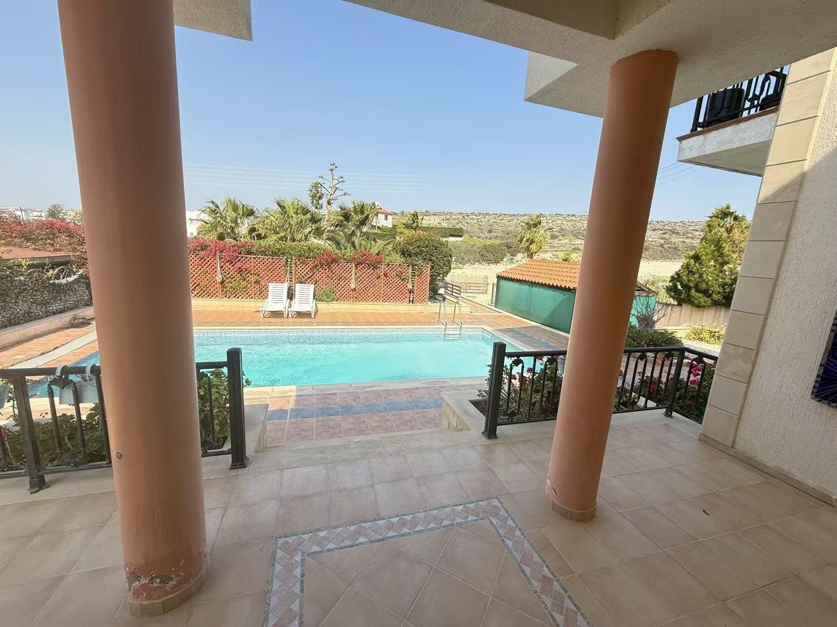 4 BR Villa in Mouttagiaka, Limassol photo 2