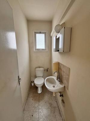 Office with a Mezzanine in Neapolis, Limassol thumbnail 7
