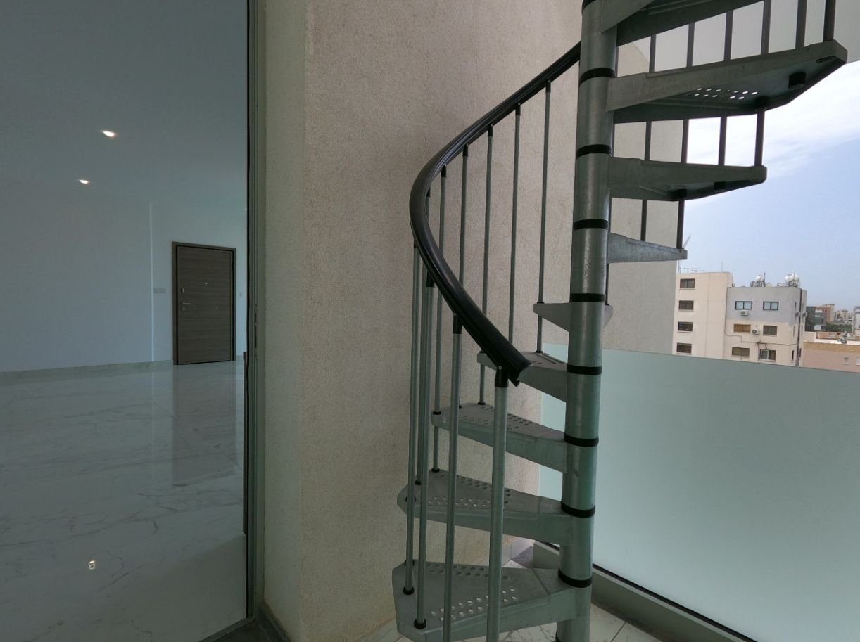 2 BR Penthouse in Germasogeia photo 18