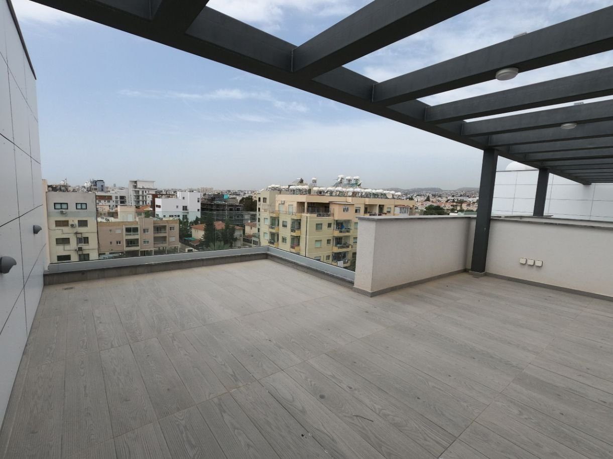 2 BR Penthouse in Germasogeia photo 21