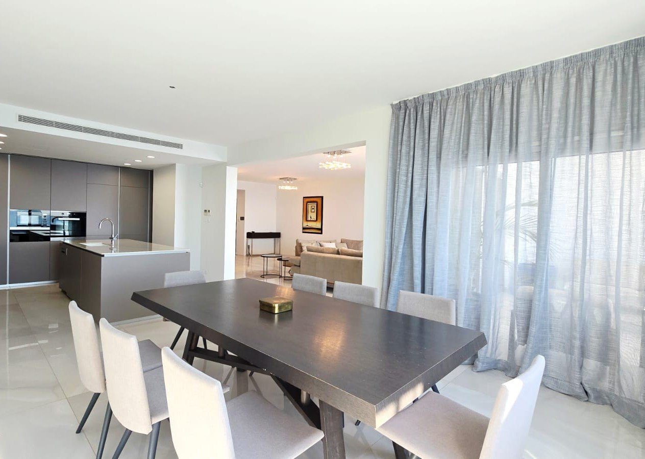 4 BR Luxury Apartment in Agios Tychonas, Limassol photo 7
