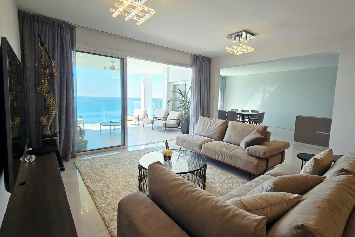 4 BR Luxury Apartment in Agios Tychonas, Limassol