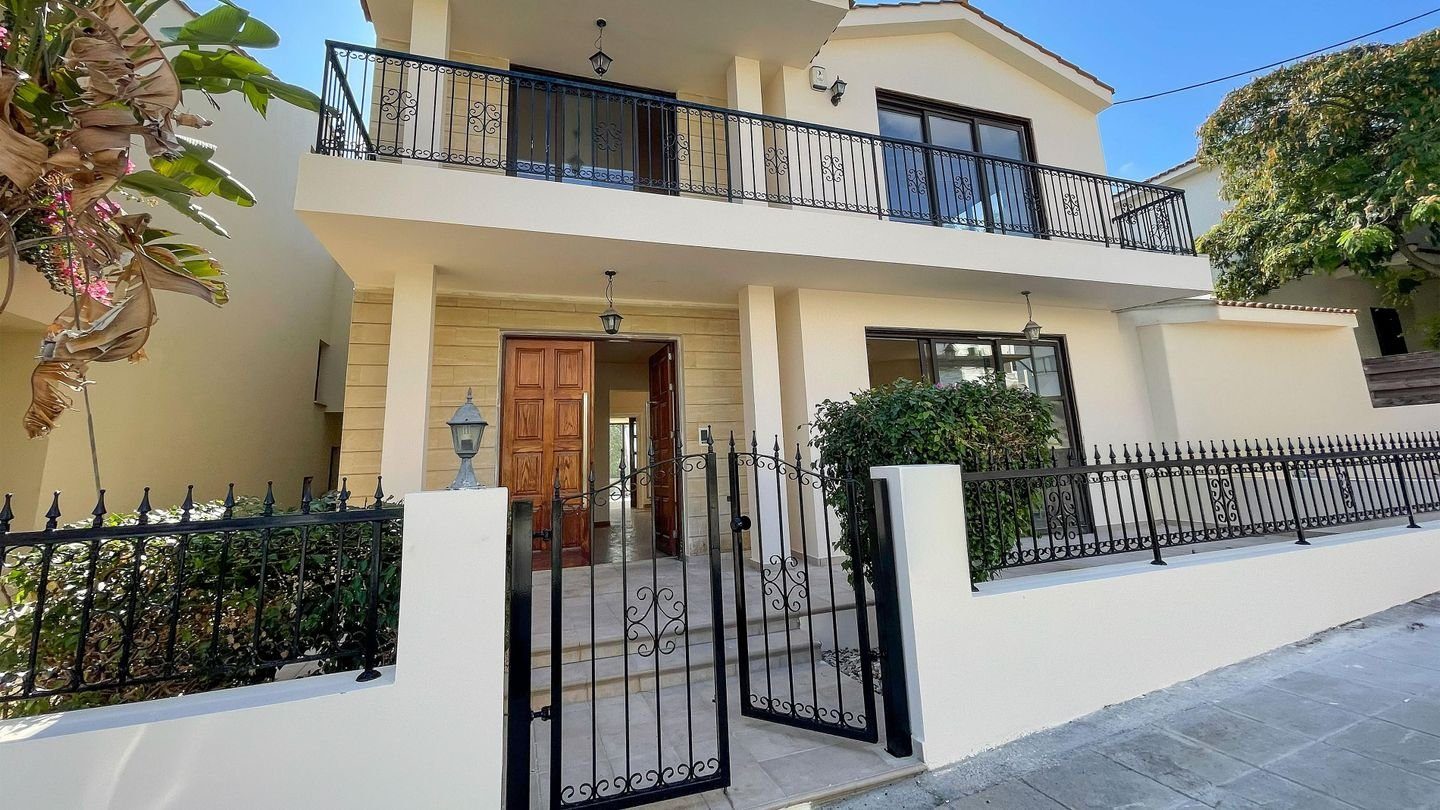 Three-Bedroom House with attic in Lakatameia, Nicosia photo 2